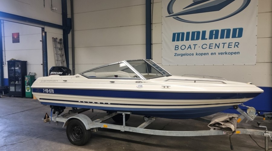 Campion Allante 485 CD met Mercury 40pk en trailer