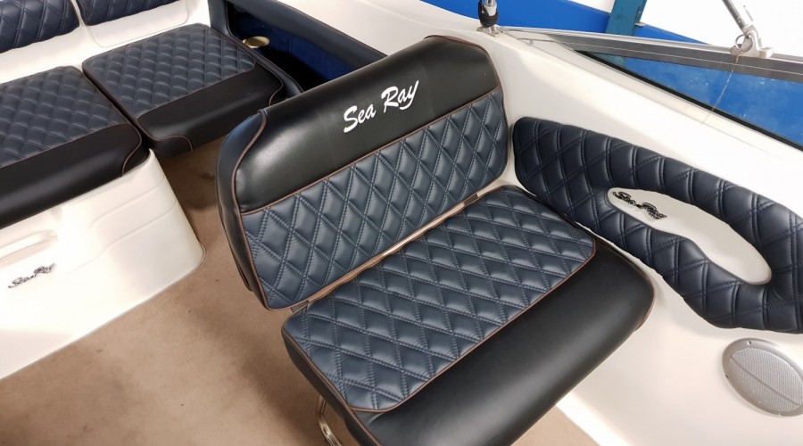 Sea Ray 215 Express Cruiser