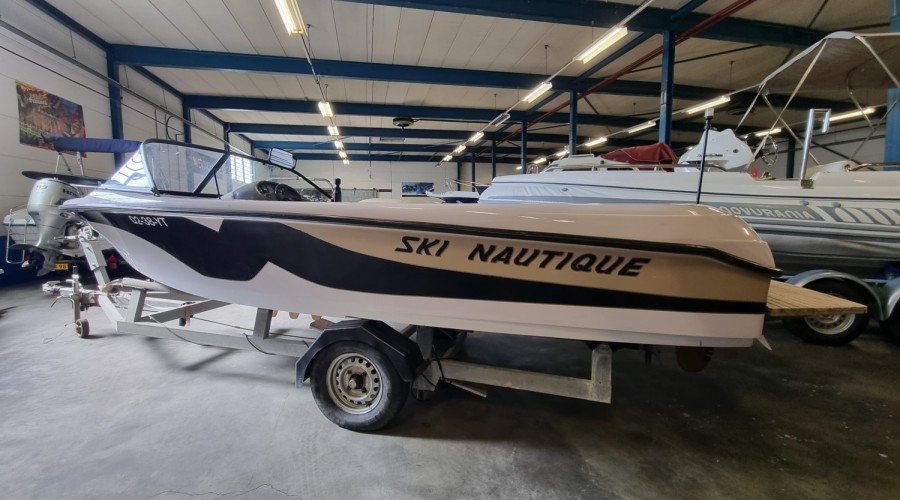 Correct Craft Ski Nautique 196 op LPG