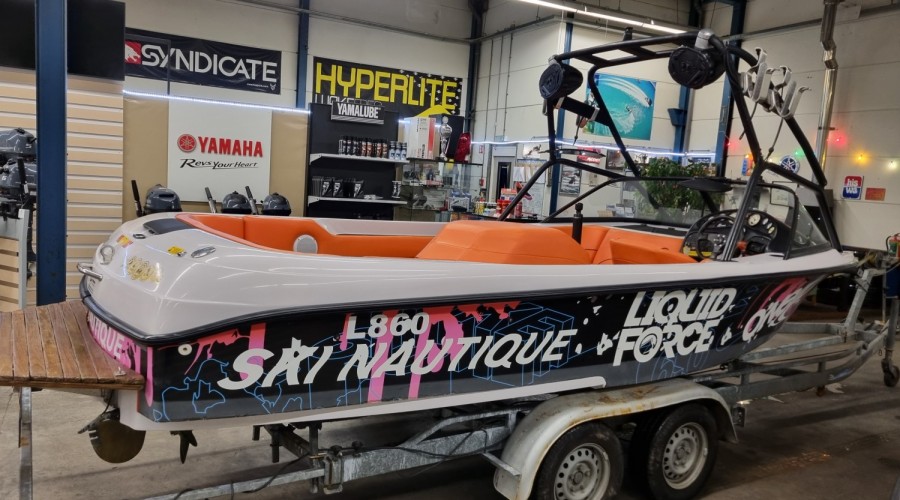 Ski Nautique 196 op LPG