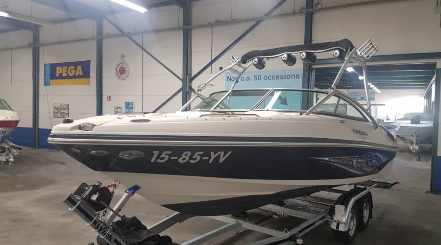 Rinker 226 Captiva R1