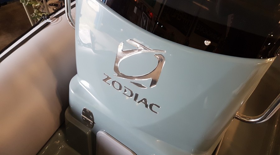 Nieuwe Zodiac Pro Open 550 met nieuwe Yamaha F100 en nieuwe Pega Trailer